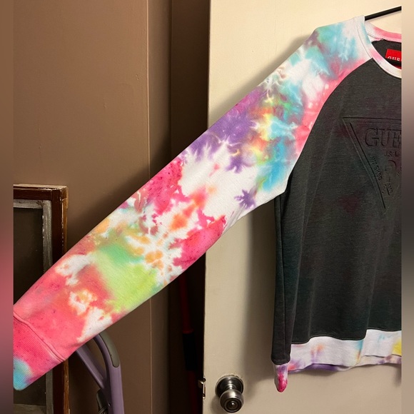 Custom tie-dye Guess crewneck - Picture 5 of 5